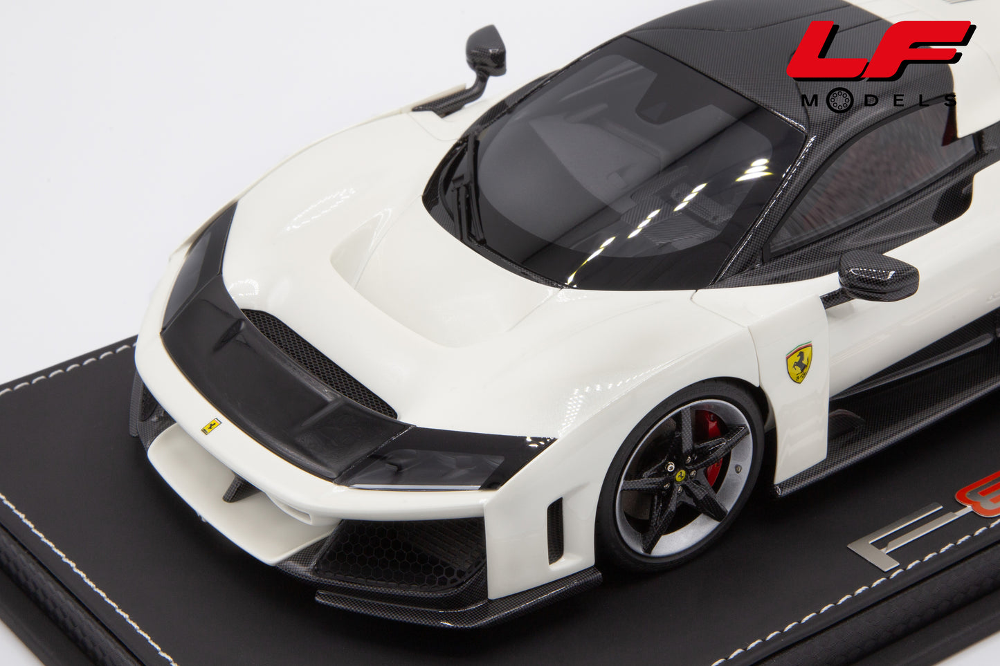 modellino ferrari f80 bianco italia bbr 1:18 frontale