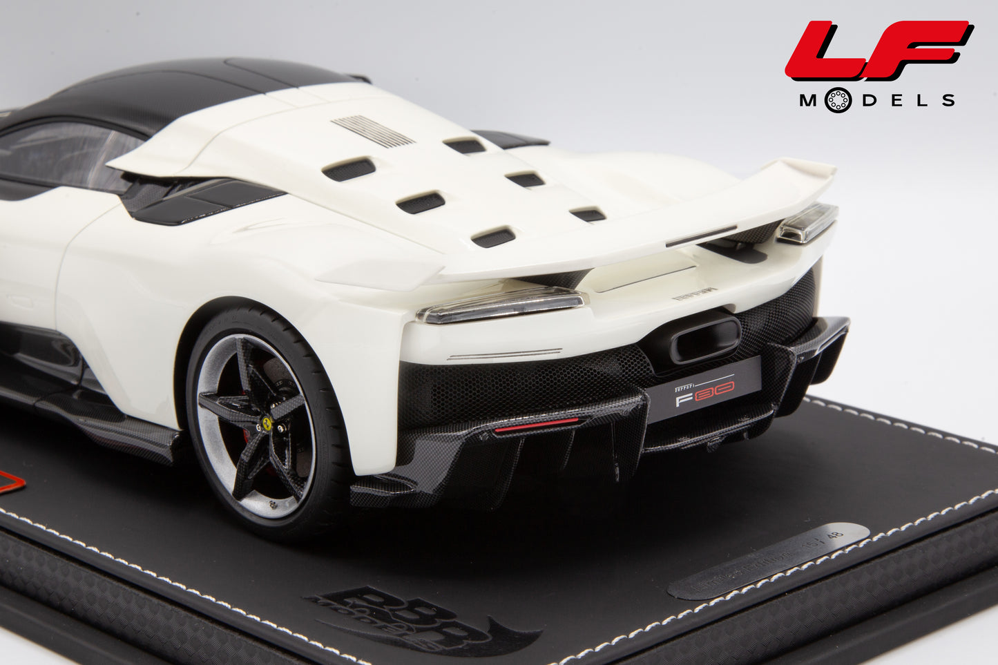 modellino ferrari f80 bianco italia bbr 1:18 posteriore