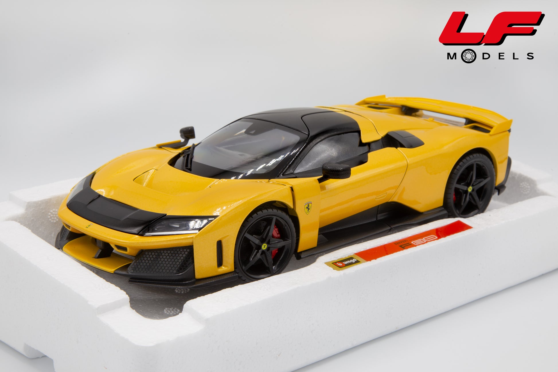 modellino ferrari f80 giallo tristrato burago 1:18 18-16920-YEL vista imballo