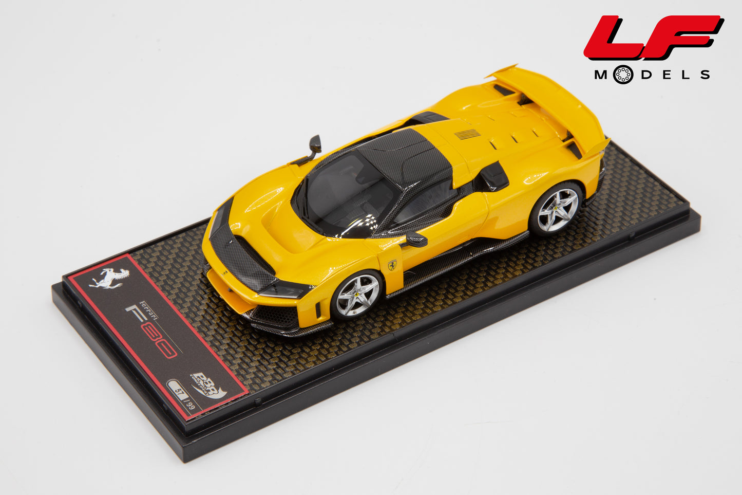 modellino ferrari f80 giallo tristrato con cerchi argento bbr 1:43 frontale