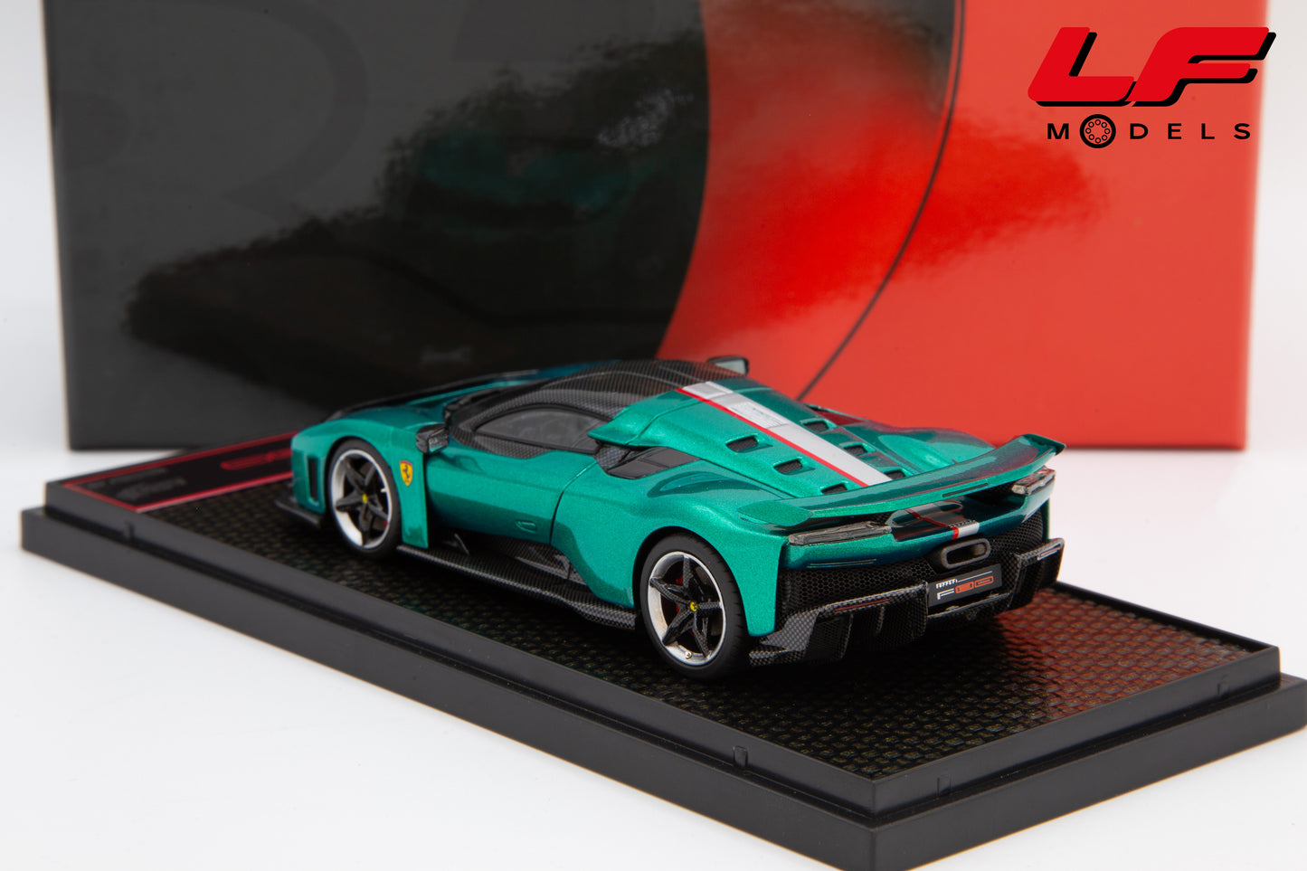 modellino ferrari f80 green jewel bbr 1:43 BBRC305F1 vista posteriore
