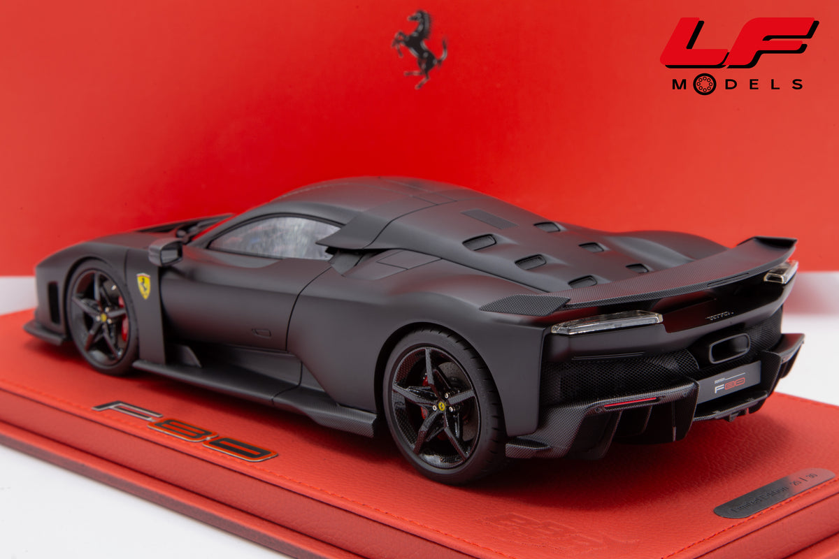 modellino ferrari f80 matt black bbr 1:18 P18253MB vista posteriore