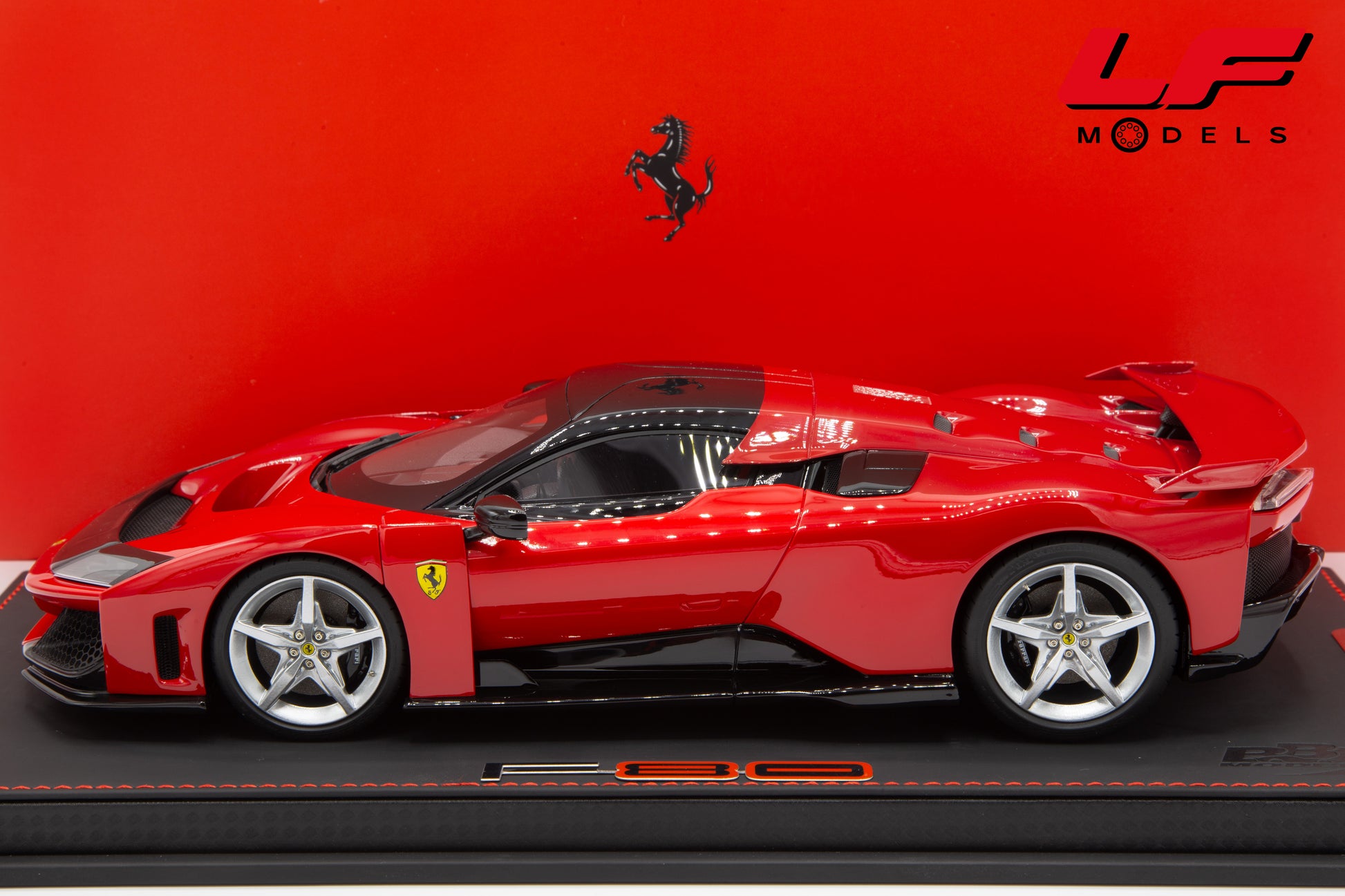 modellino ferrari f80 bbr 1:18 laterale
