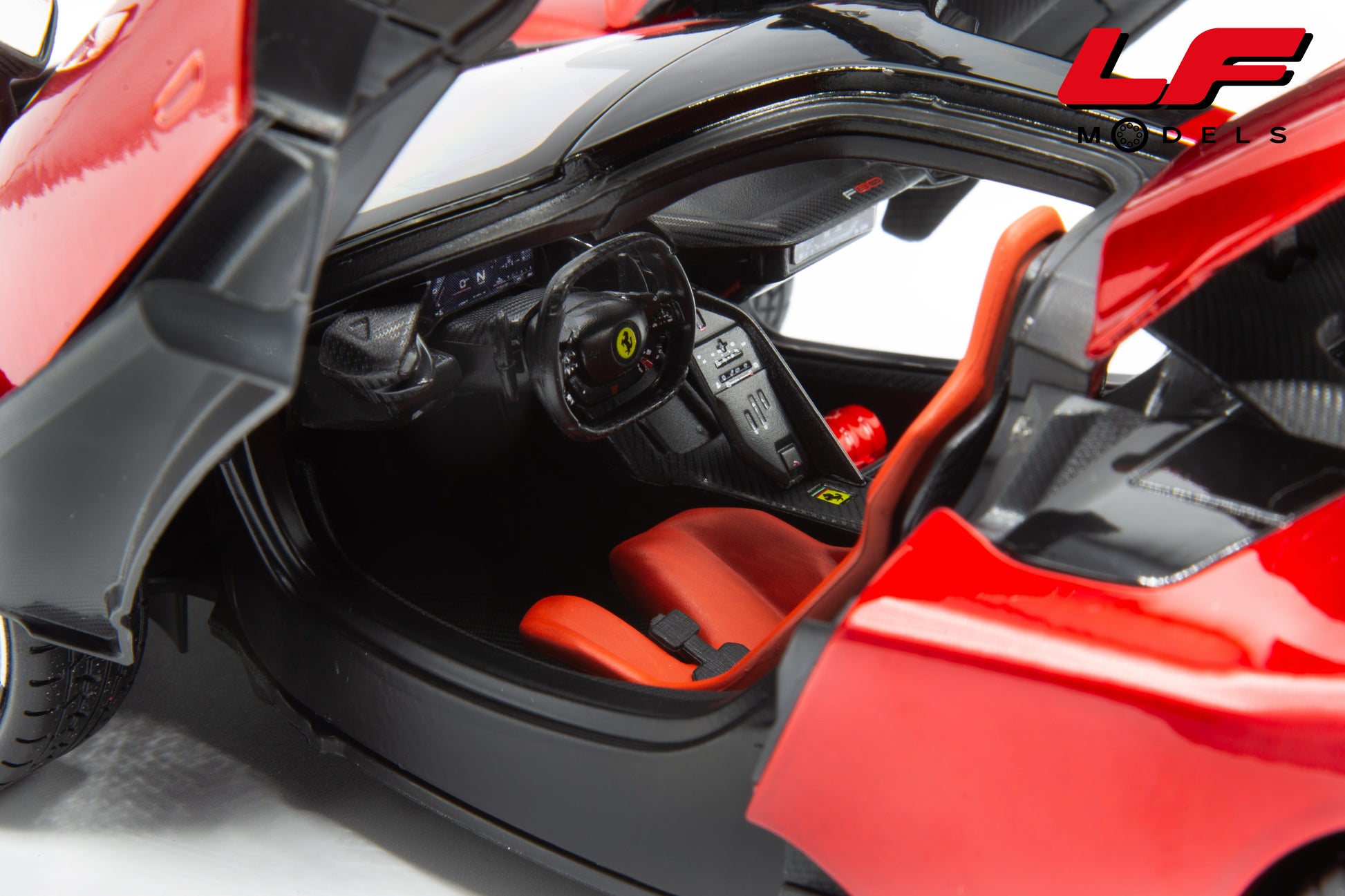 modellino ferrari f80 rosso supercar burago 1:18 18-16919 vista interni