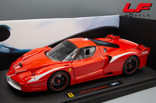 modellino ferrari fxx evoluzione hotwheels 1:18 N2056 vista frontale