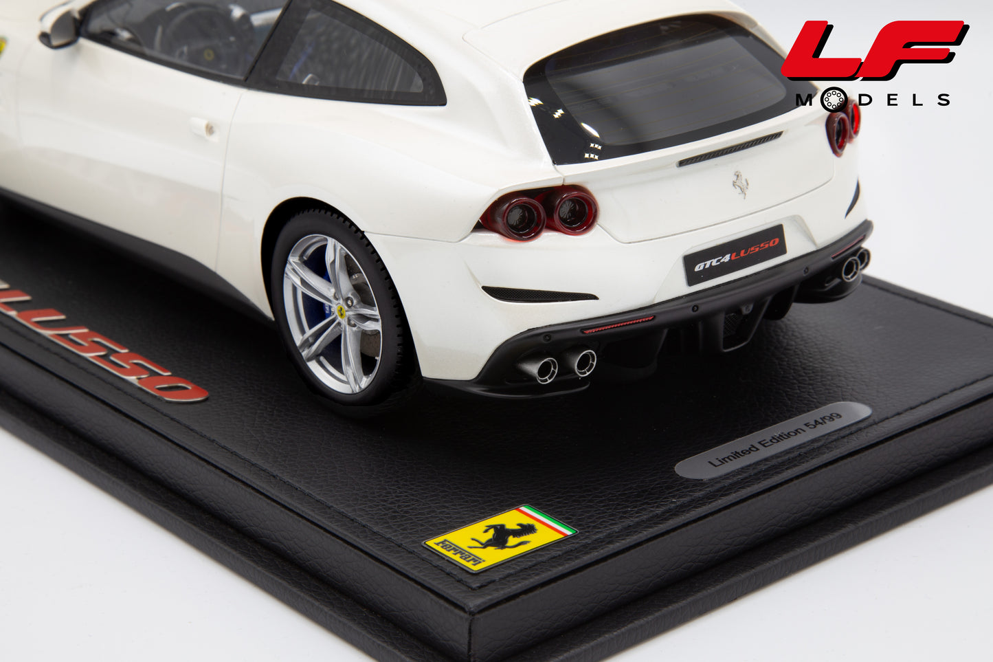 modellino ferrari gtc4 lusso bbr 1:18 P18129B vista posteriore