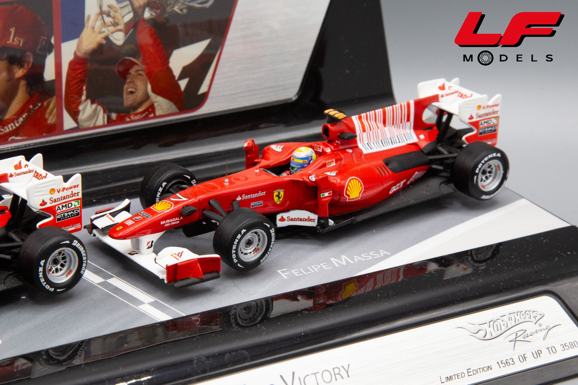 modellino ferrari f10 hotwheels 1:43 frontale