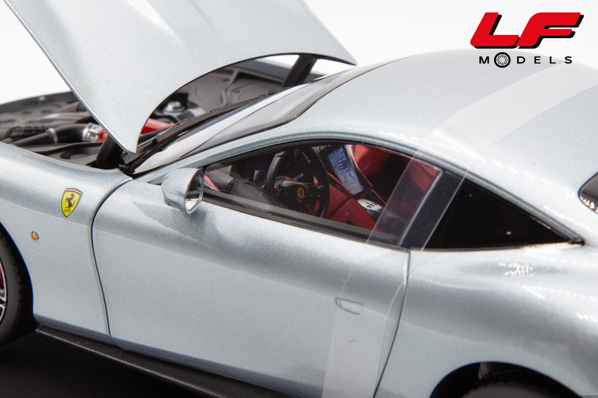 modellino ferrari roma polistil 1:18 interni