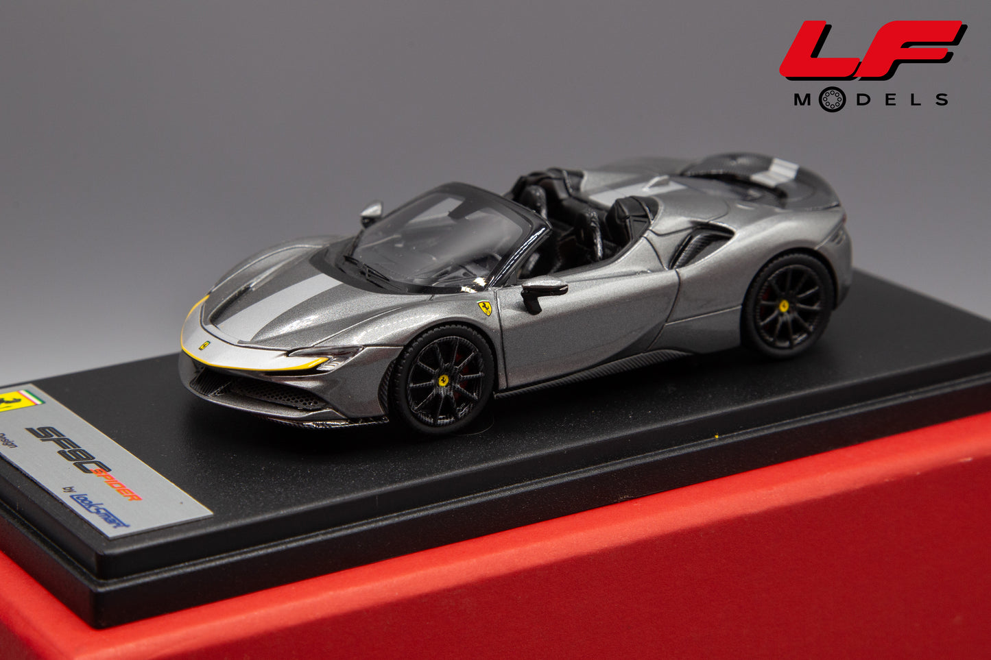 modellino ferrari sf90 spider looksmart 1:43 frontale