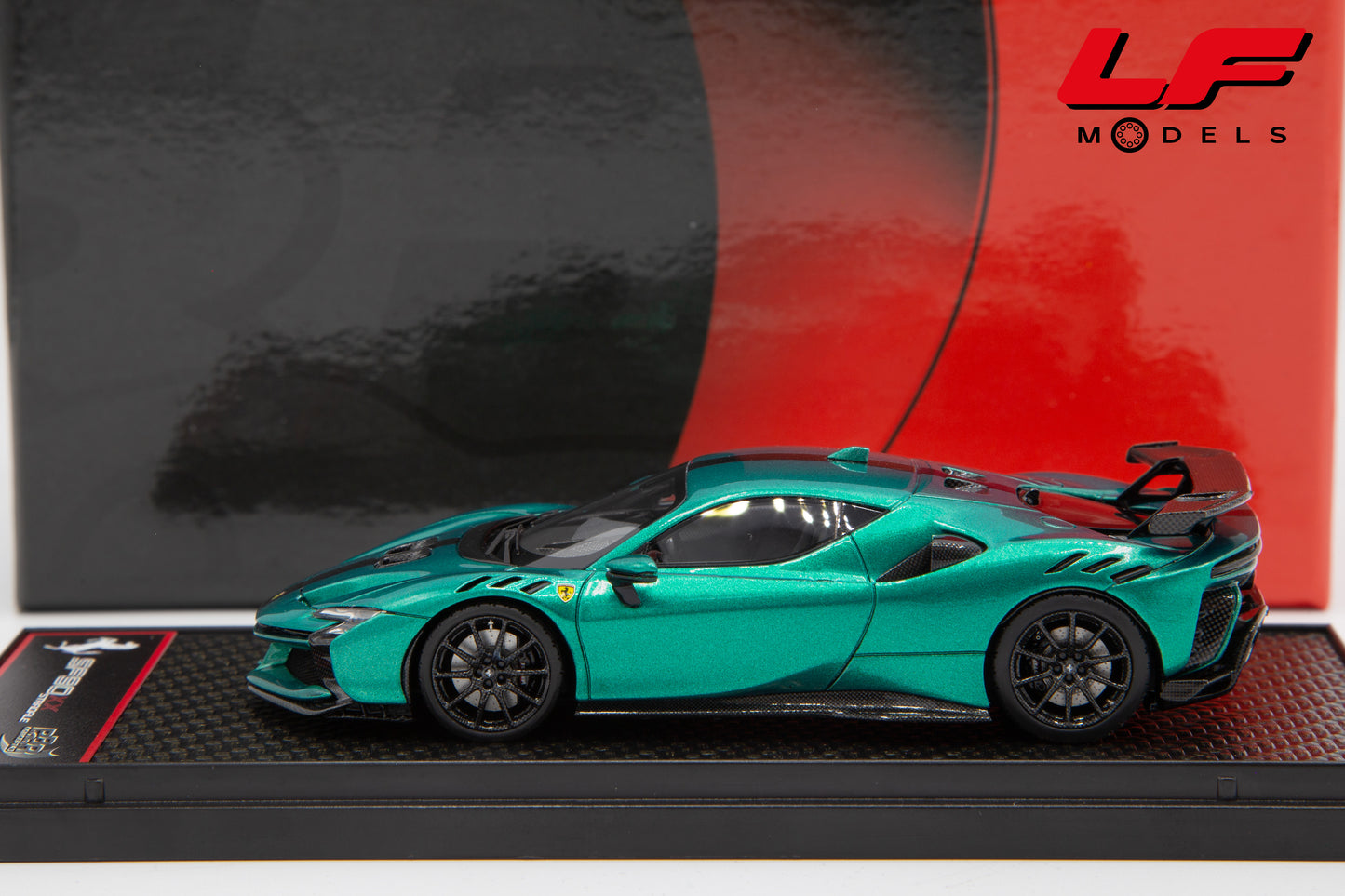 modellino ferrari sf90xx green jewel bbr 1:43 BBRC285O vista laterale