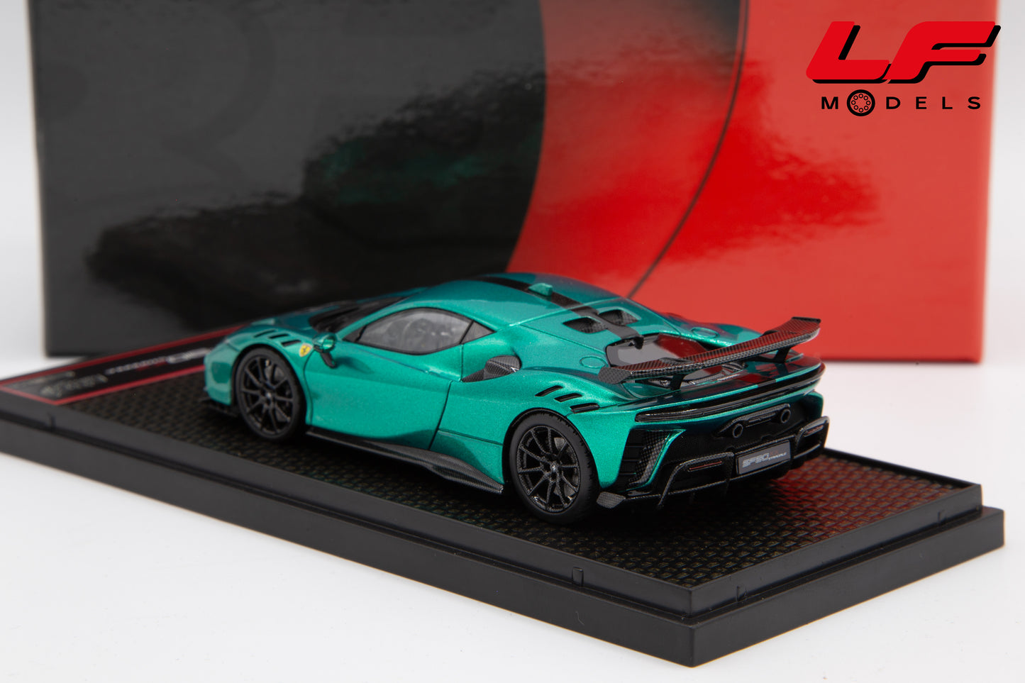 modellino ferrari sf90xx green jewel bbr 1:43 BBRC285O vista posteriore