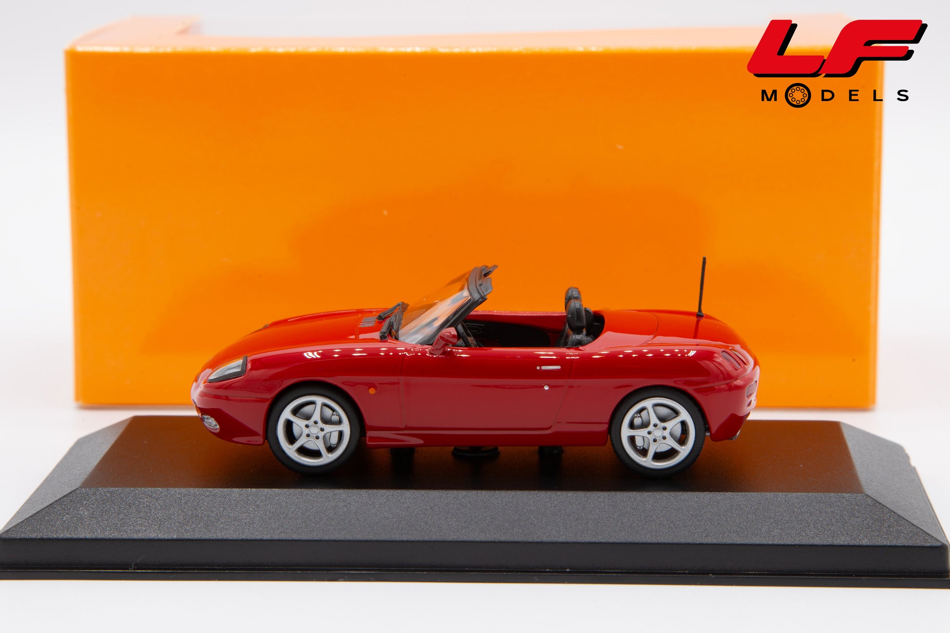 modellino fiat barchetta maxichamps 1:43 940121930 vista laterale