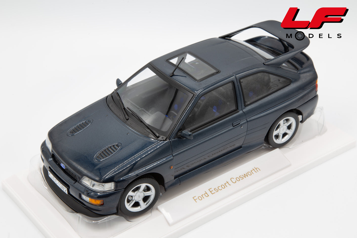 modellino ford escort norev 1:18 frontale