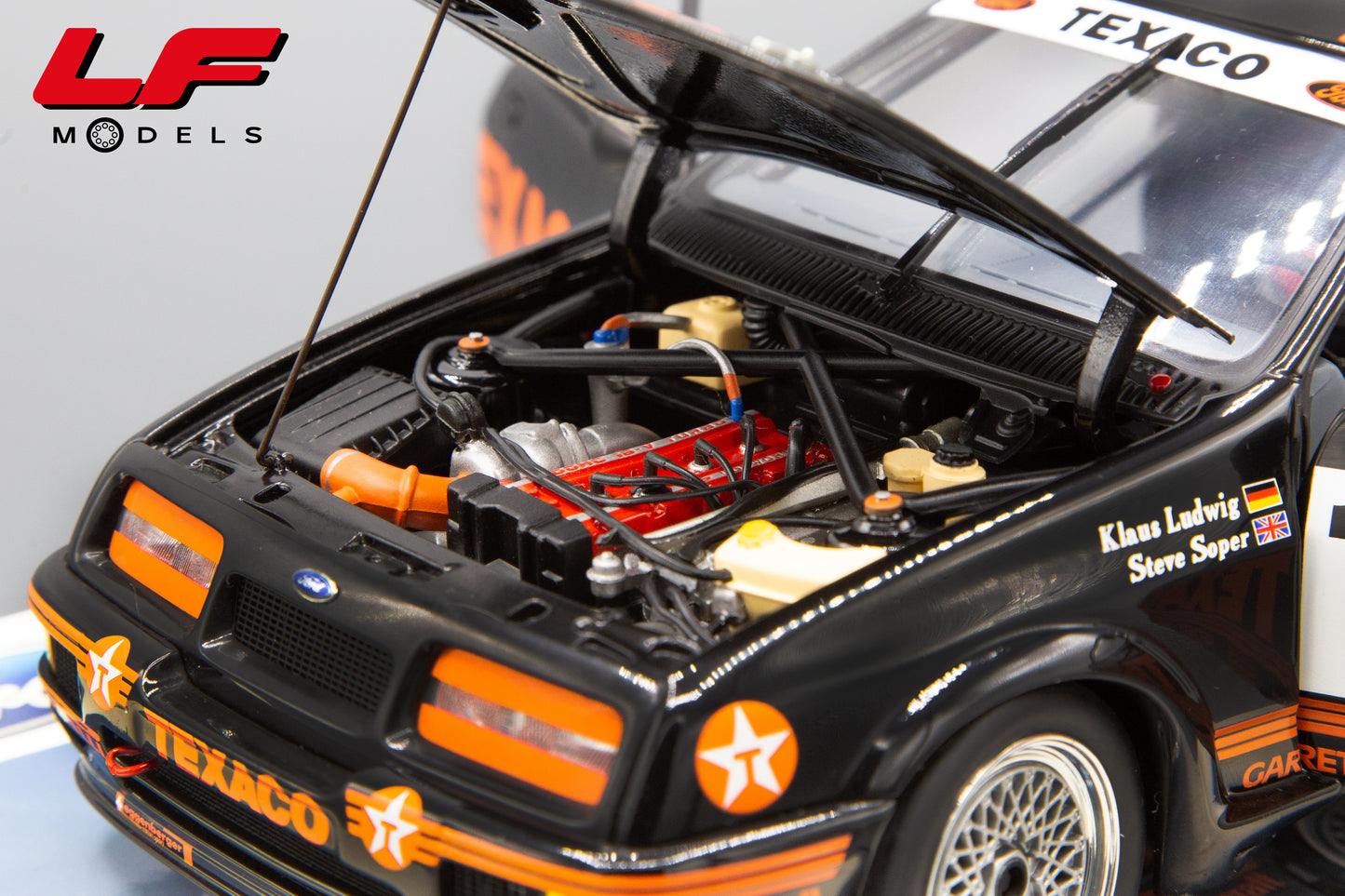 modellino ford sierra autoart 1:18