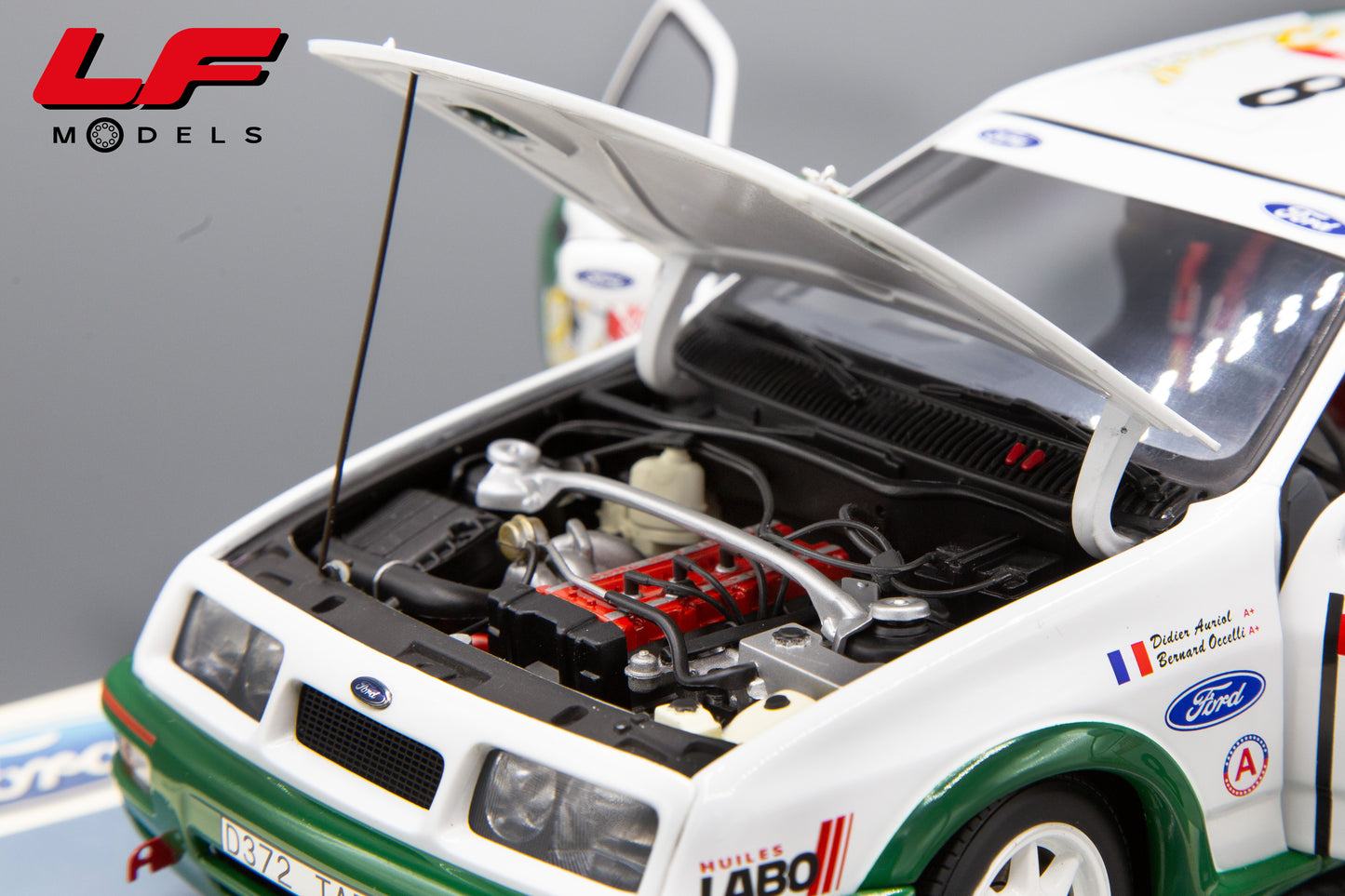 modellino ford sierra rally tdc autoart 1:18 motore