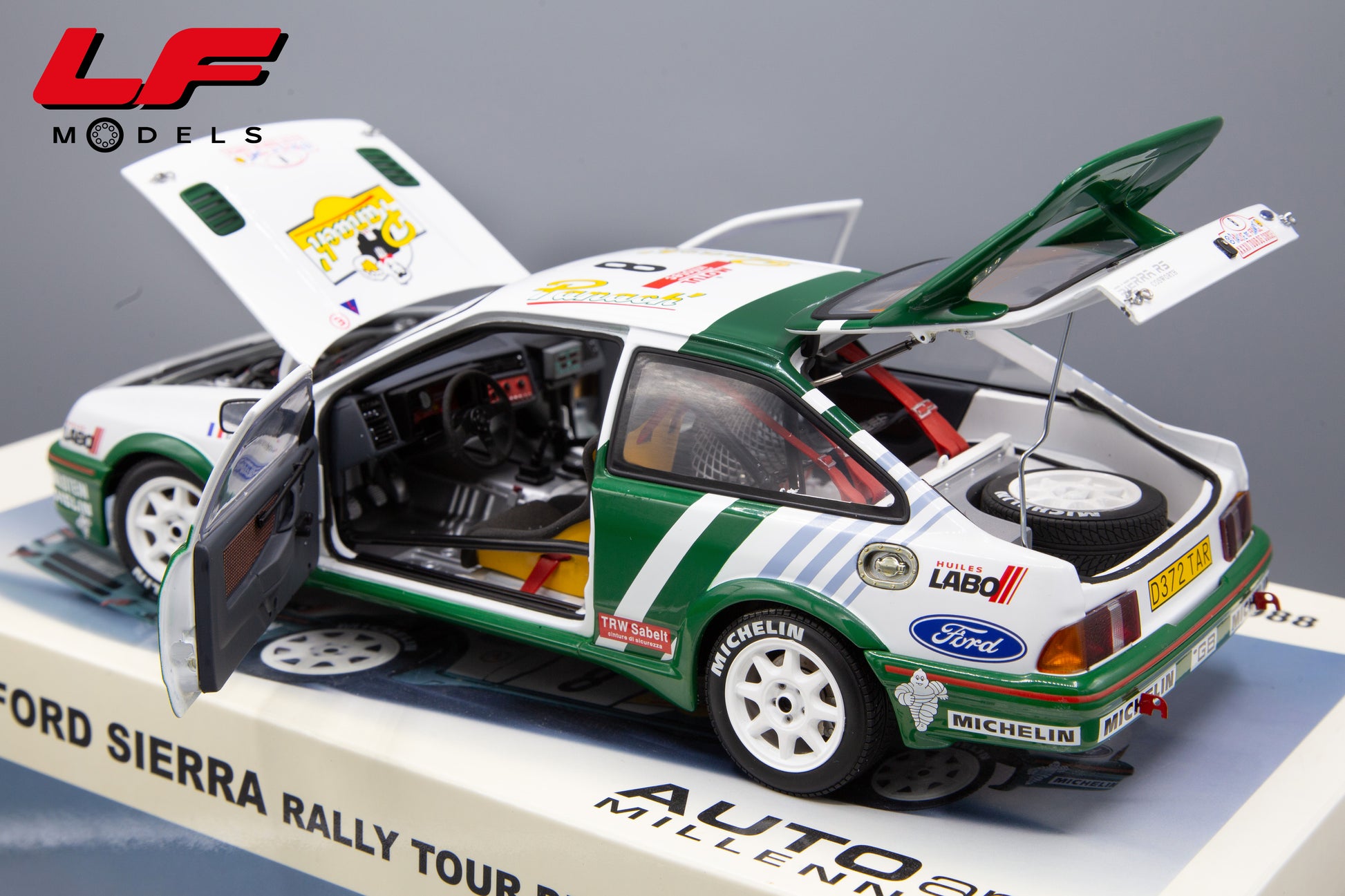 modellino ford sierra rally tdc autoart 1:18 posteriore