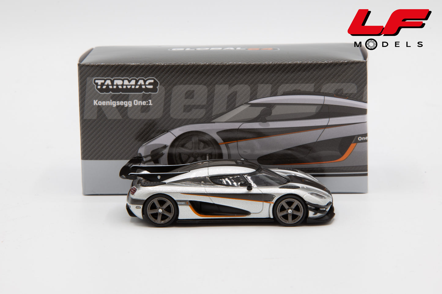 modellino koenigsegg one:1 tarmac 1:64 T64G-TL054-SL vista laterale