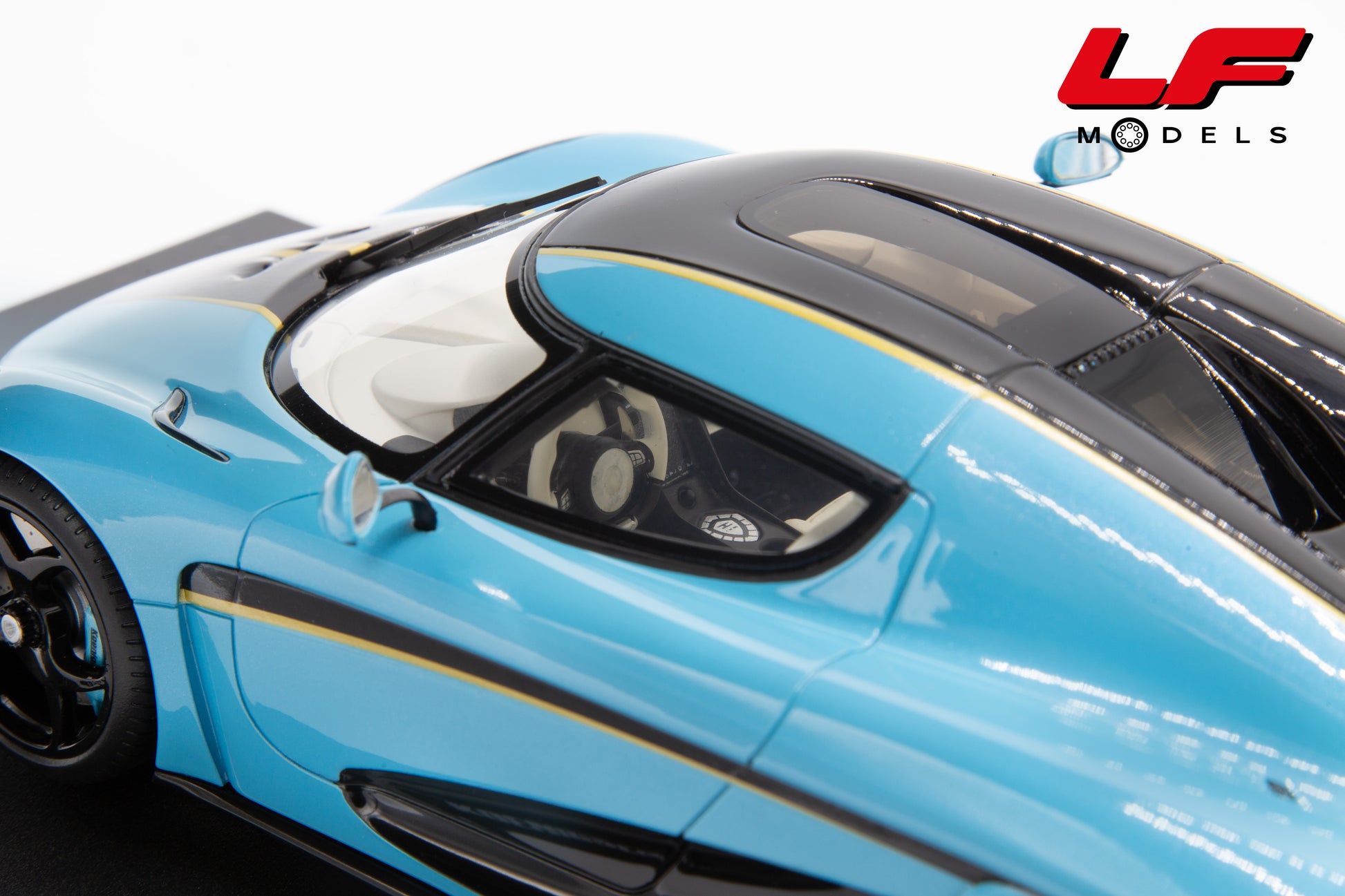 modellino koenigsegg regera gt spirit 1:18 interni