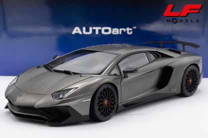 modellino lamborghini aventador lp750-4 sv titanium grey autoart 1:18 74554 vista frontale