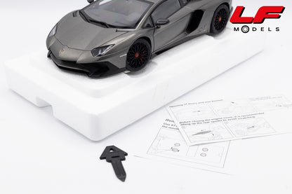 modellino lamborghini aventador lp750-4 sv titanium grey autoart 1:18 74554 vista imballo