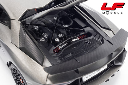 modellino lamborghini aventador lp750-4 sv titanium grey autoart 1:18 74554 vista motore