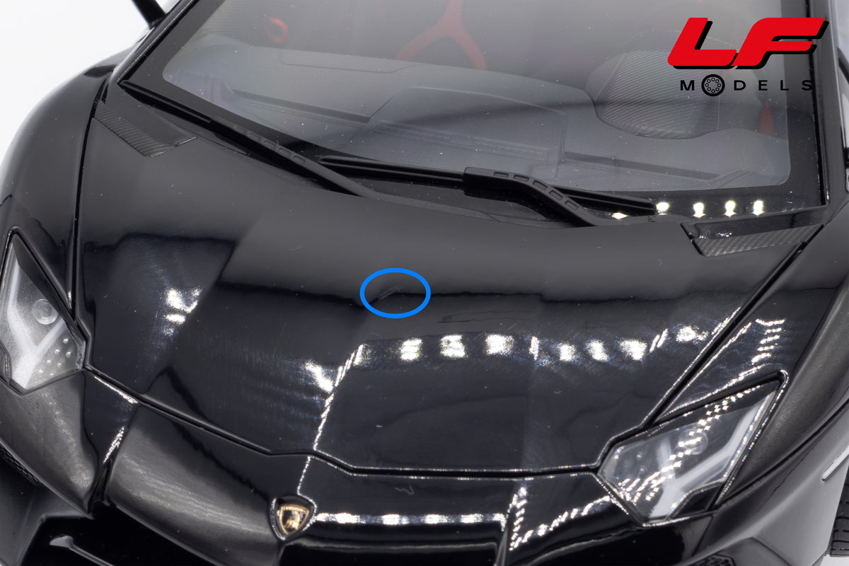 modellino lamborghini aventador lp750-4 sv nero autoart 1:18 74556 vista difetto