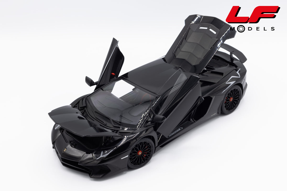 modellino lamborghini aventador lp750-4 sv nero autoart 1:18 74556 vista frontale