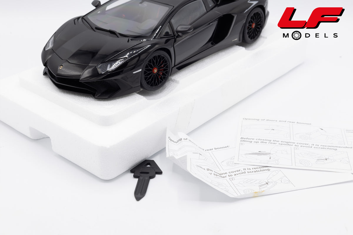 modellino lamborghini aventador lp750-4 sv nero autoart 1:18 74556 vista imballo