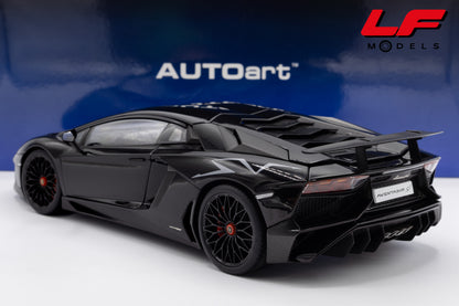 modellino lamborghini aventador lp750-4 sv nero autoart 1:18 74556 vista posteriore