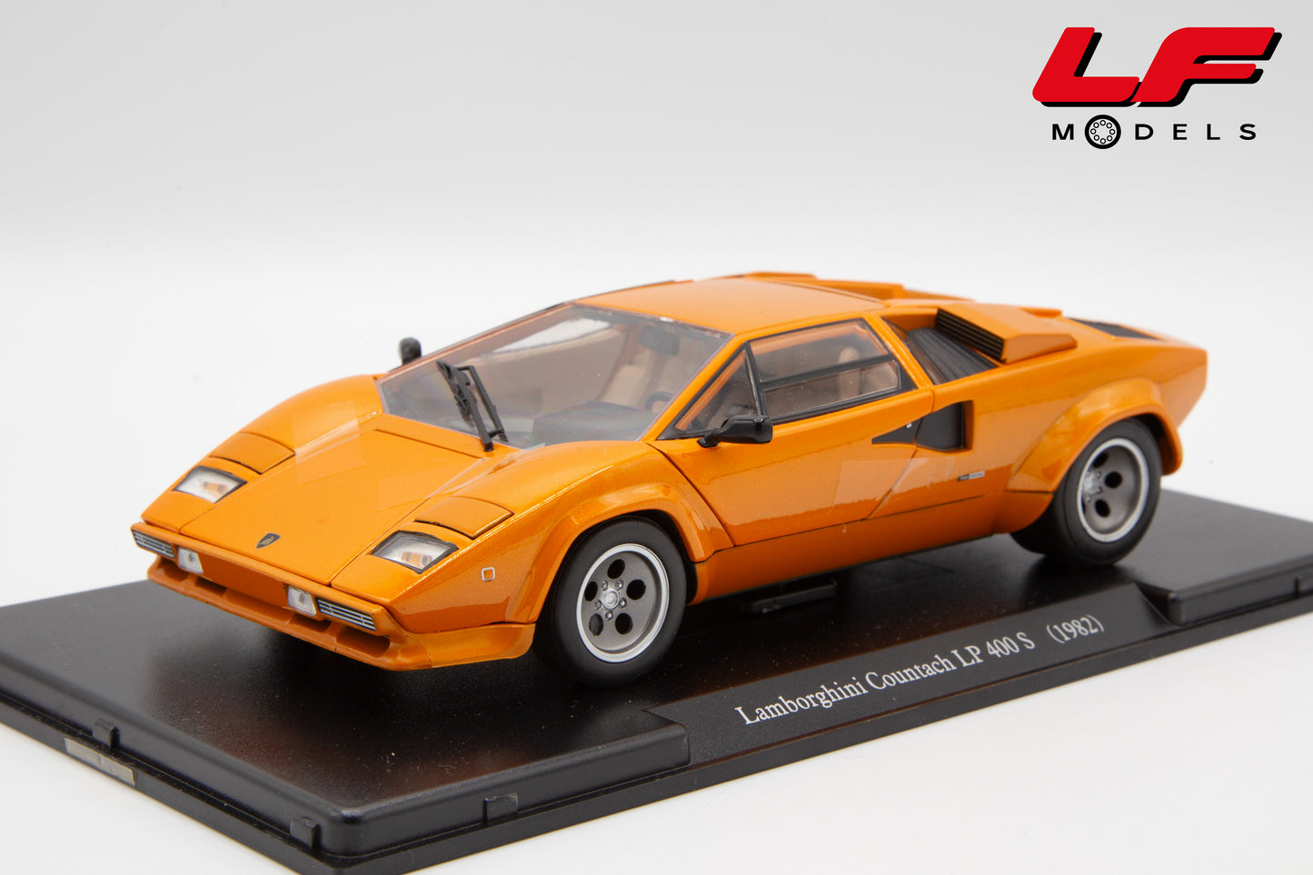 modellino lamborghini countach edicola 1:24 vista frontale