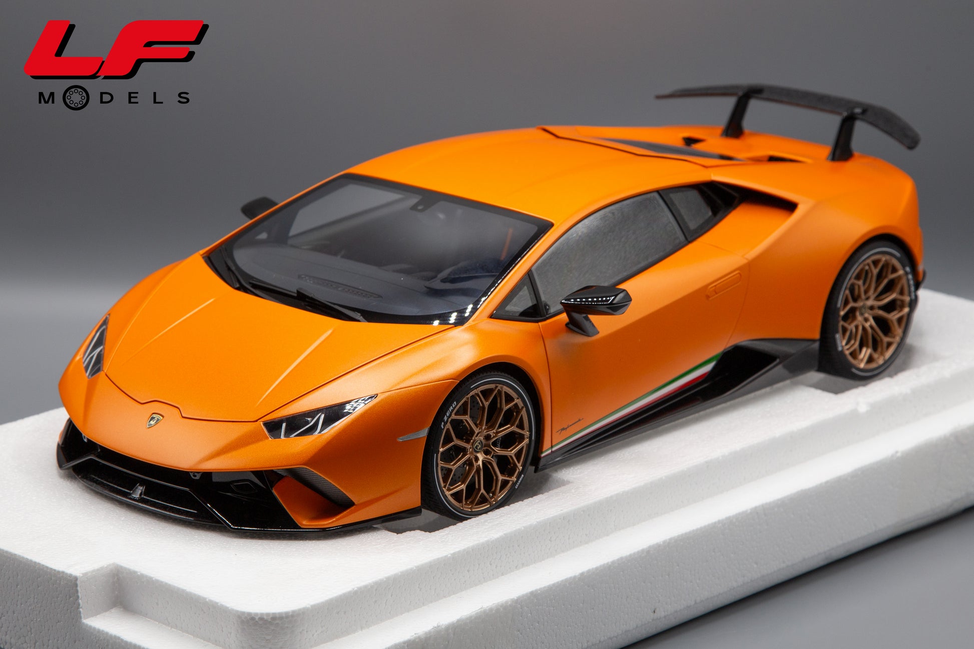 modellino lamborghini huracan performante autoart 1:12 frontale