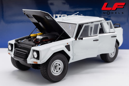 modellino lamborghini lm002 bianco autoart 1:18 74549 vista frontale