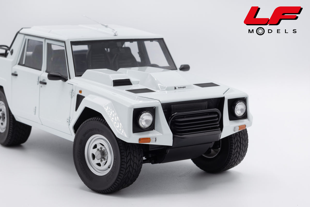 modellino lamborghini lm002 bianco autoart 1:18 74549 vista frontale