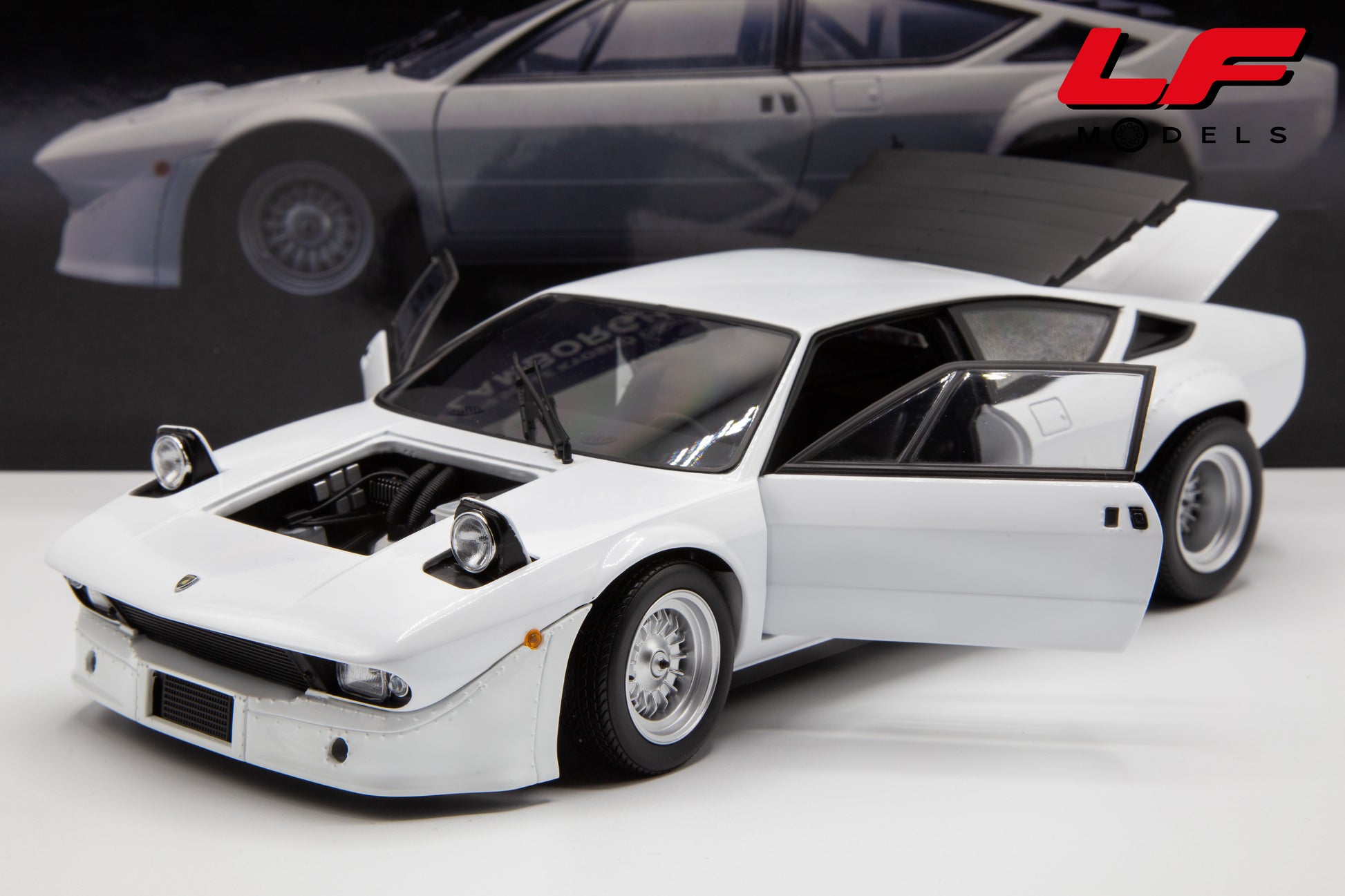 modellino lamborghini urraco rally kyosho 1:18 frontale