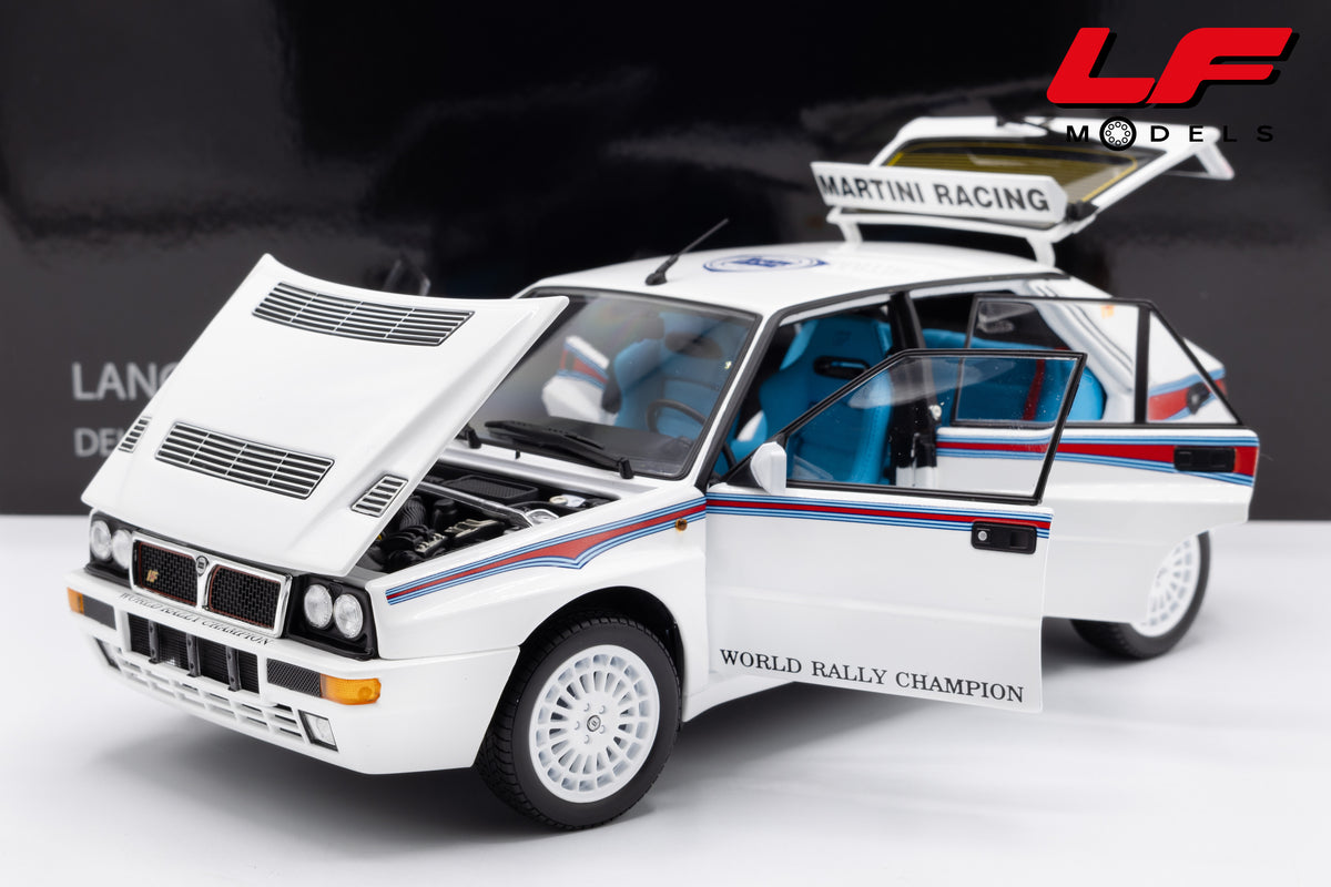 modellino lancia delta hf integrale martini 6 bianco kyosho 1:18 08344E vista frontale