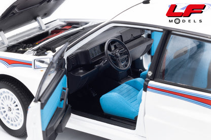 modellino lancia delta hf integrale martini 6 bianco kyosho 1:18 08344E vista interni