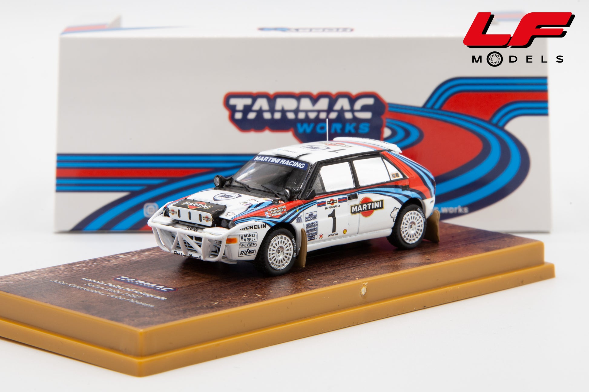 modellino lancia delta safari rally tarmac 1:64 T64-049-92SAF01 vista frontale