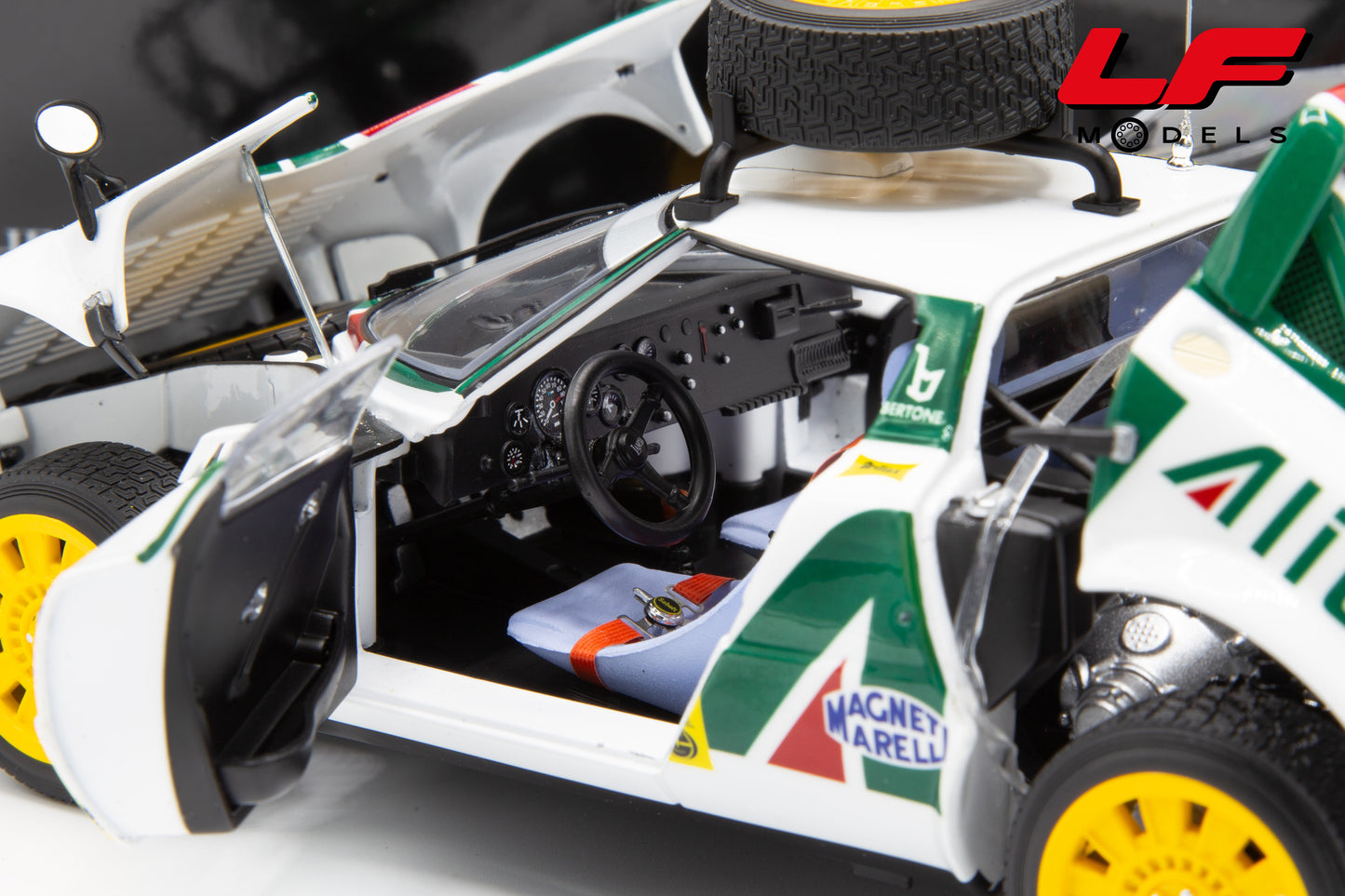 modellino lancia stratos rally 1:18 interni