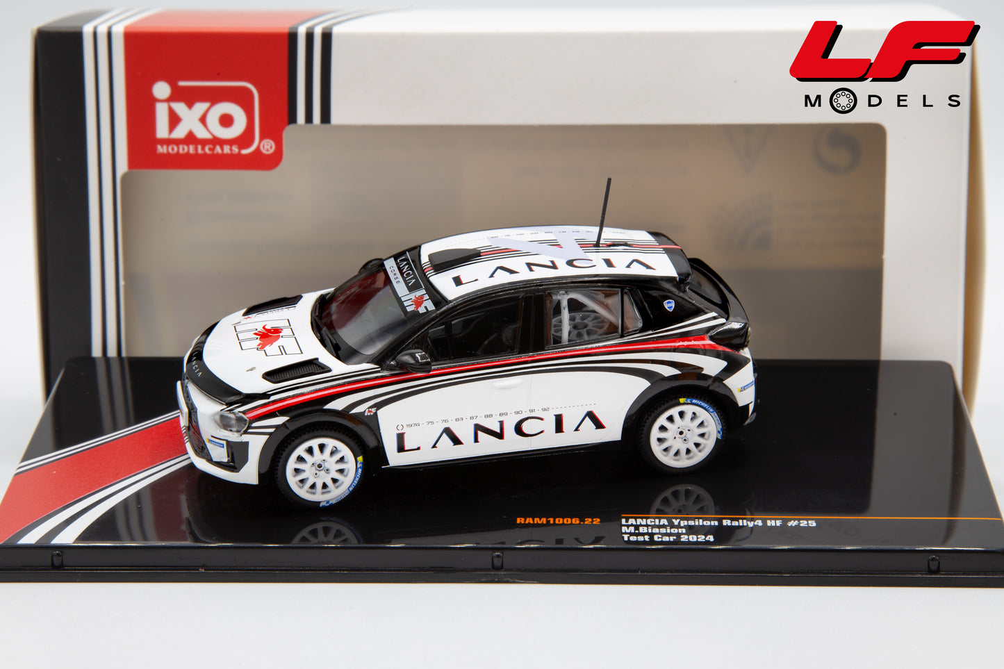 modellino lancia ypsilon rally test car biasion ixo 1:43 RAM1006.22 vista laterale