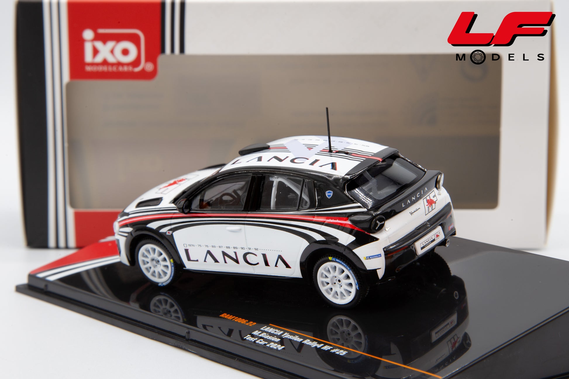 modellino lancia ypsilon rally test car biasion ixo 1:43 RAM1006.22 vista posteriore