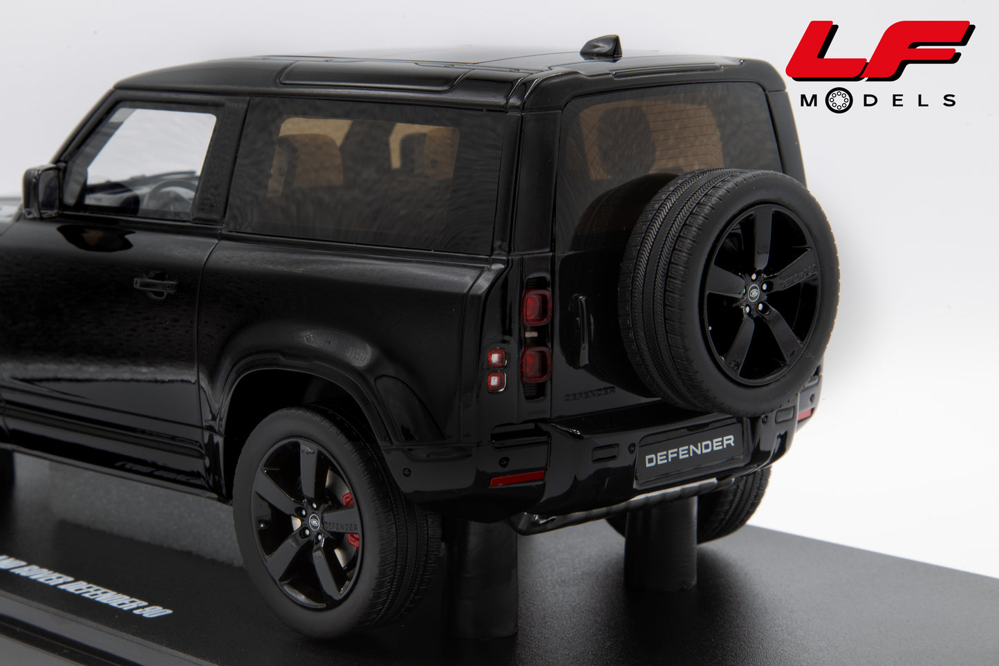 modellino land rover defender 90 gt spirit 1:18 GT992 vista posteriore