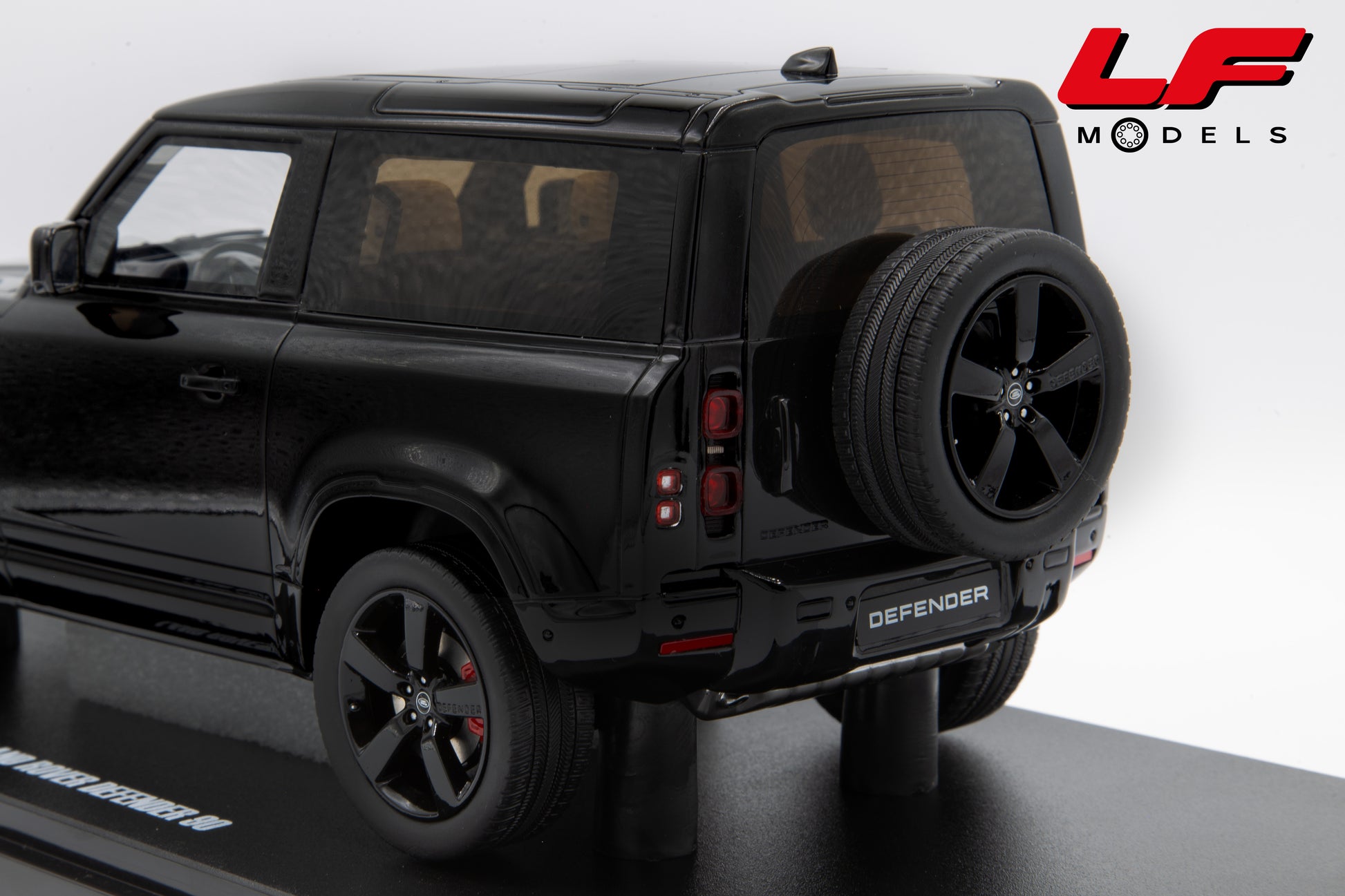 modellino land rover defender 90 gt spirit 1:18 GT992 vista posteriore