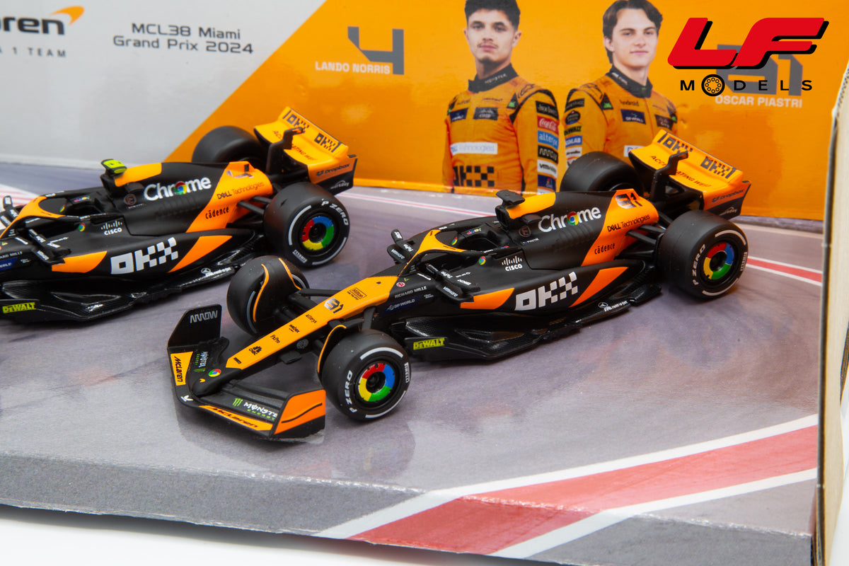modellino mclaren mcl38 oscar piastri set burago 1:43 18-38202-SET vista frontale