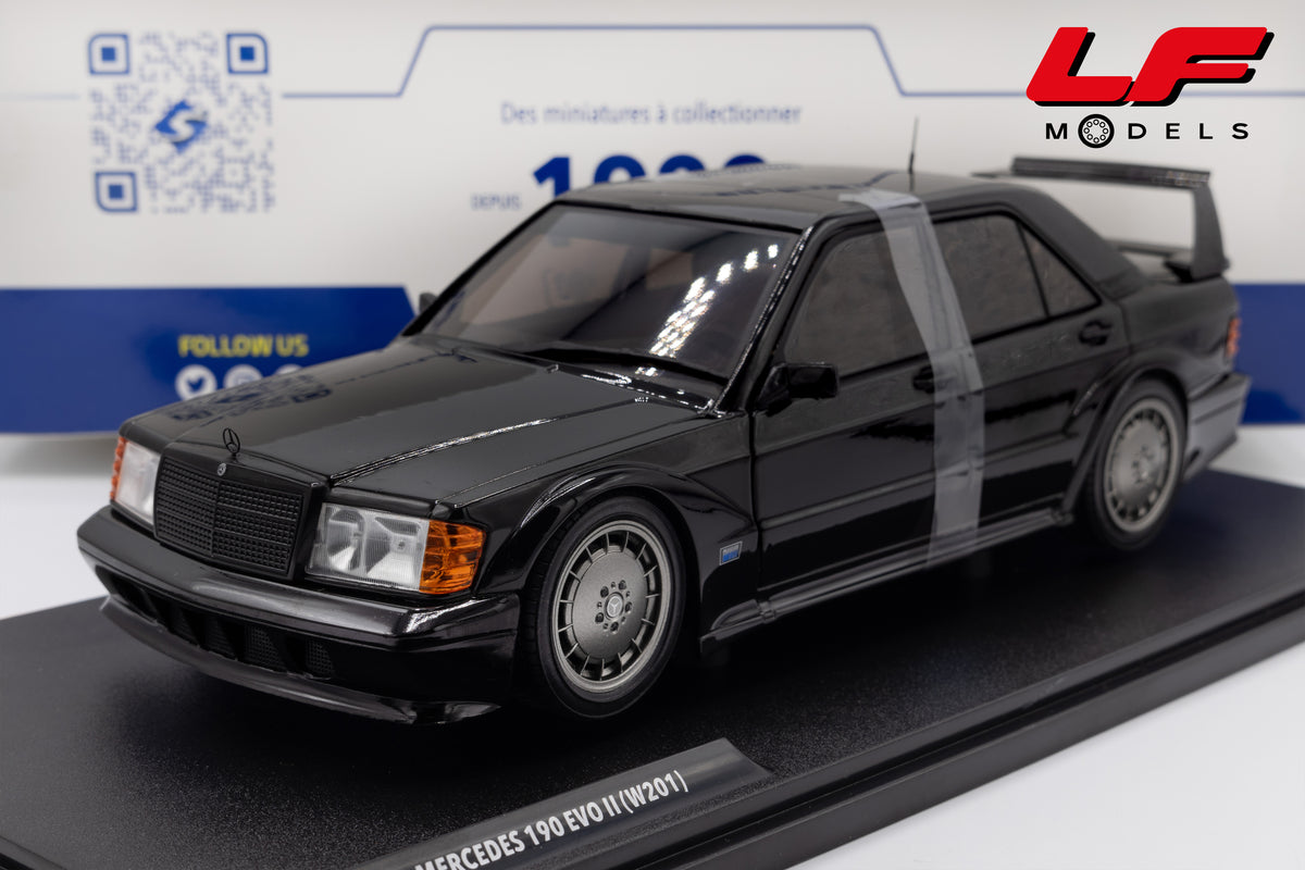 modellino mercedes 190 evo2 nero solido 1:18 1801012 vista frontale