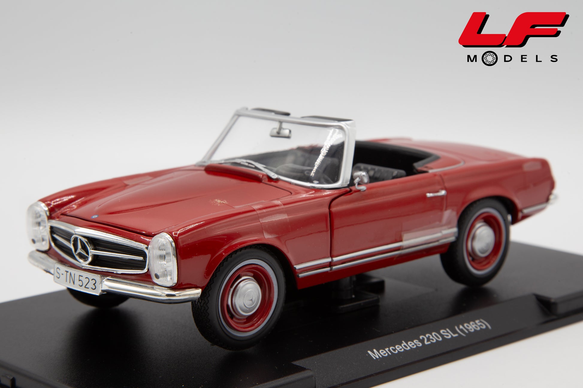 modellino mercedes 230 sl edicola 1:24 frontale