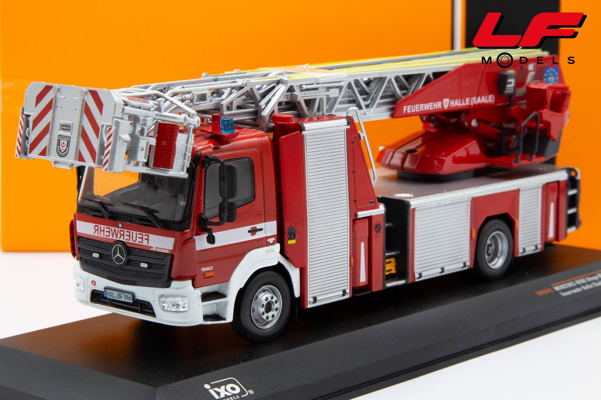 modellino mercedes atego vvf ixo 1:43 frontale