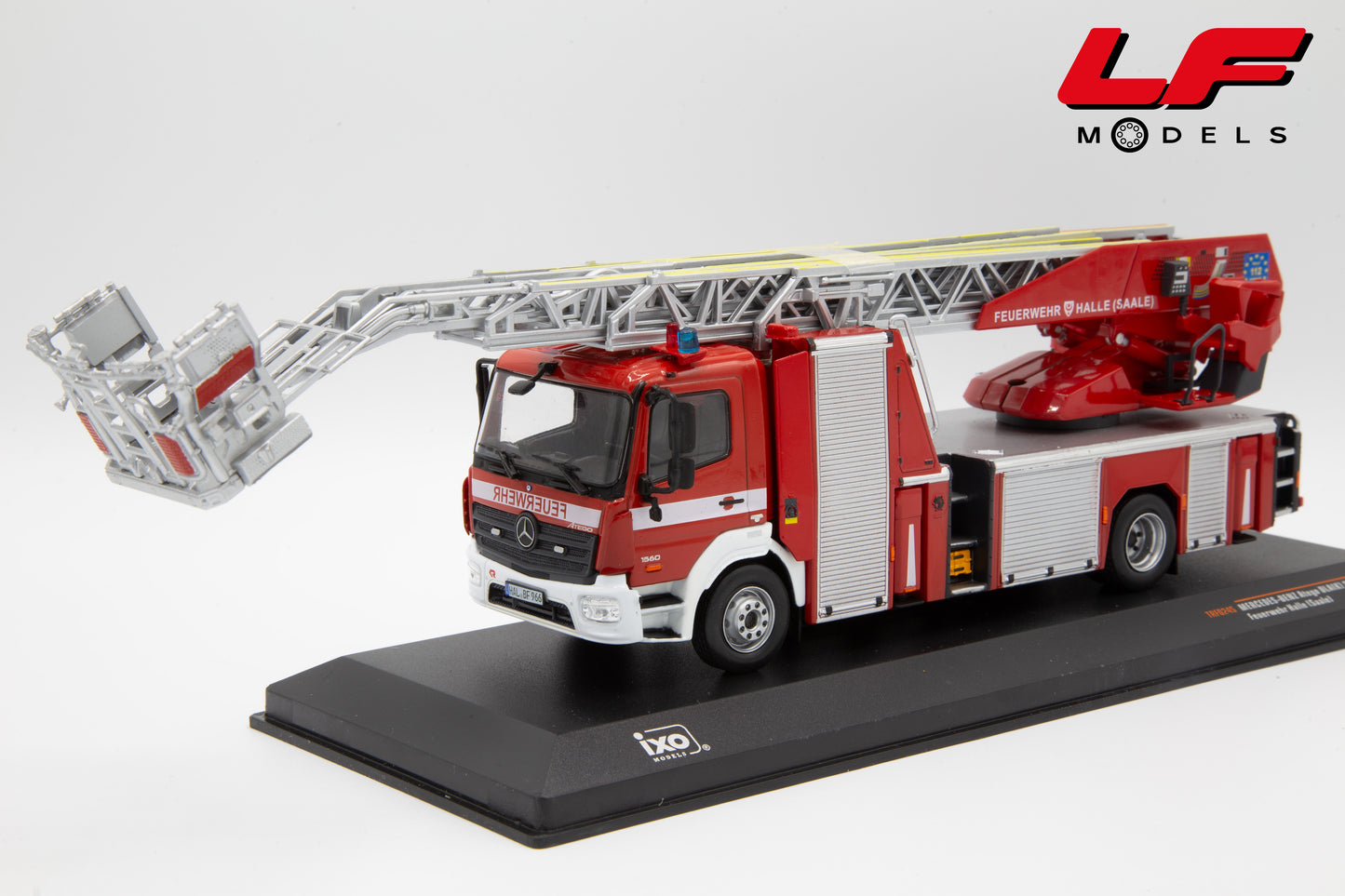 modellino mercedes atego vvf ixo 1:43 frontale