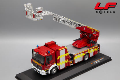 modellino mercedes atego vvf ixo 1:43 frontale