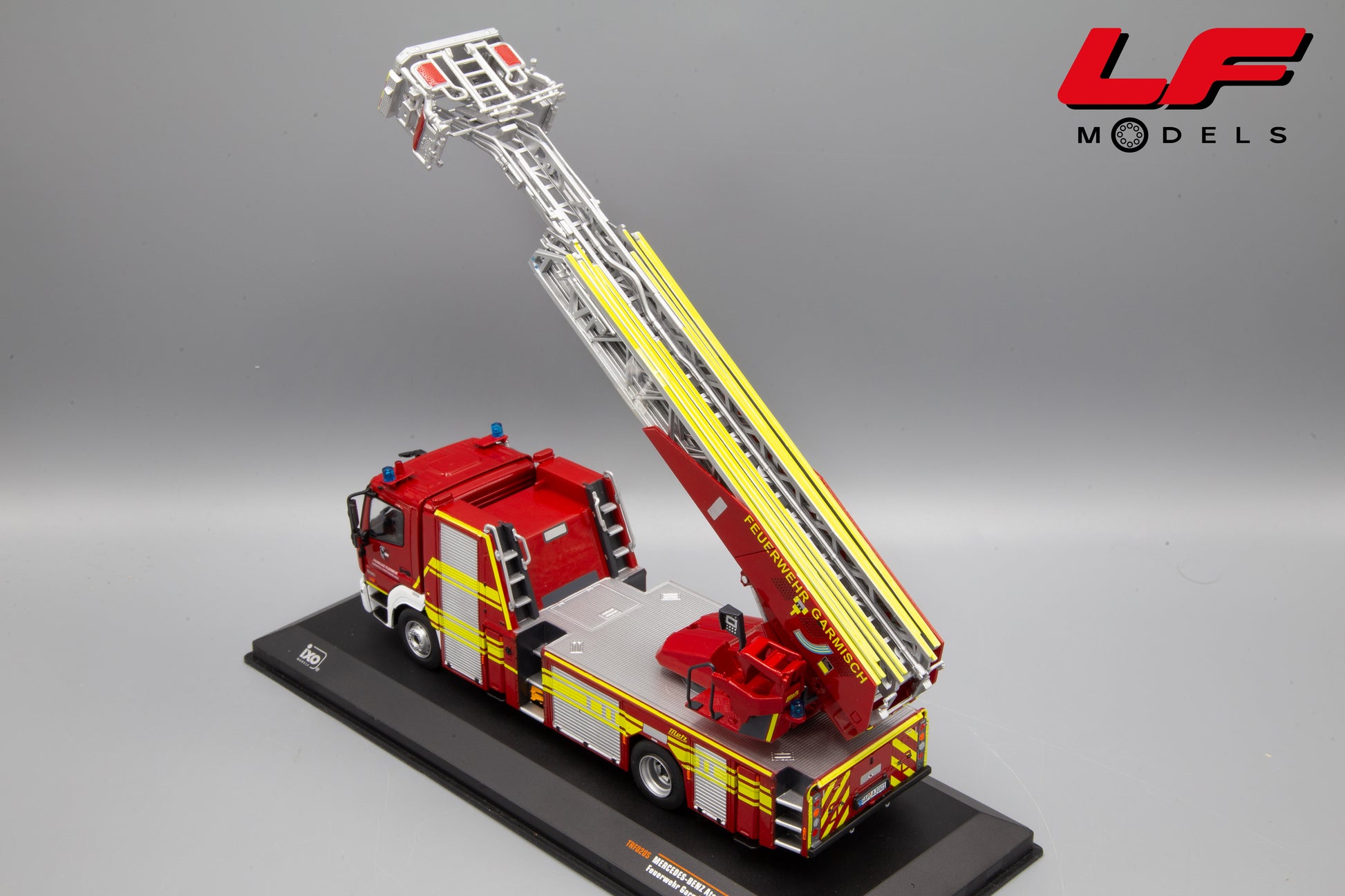 modellino mercedes atego vvf ixo 1:43 posteriore