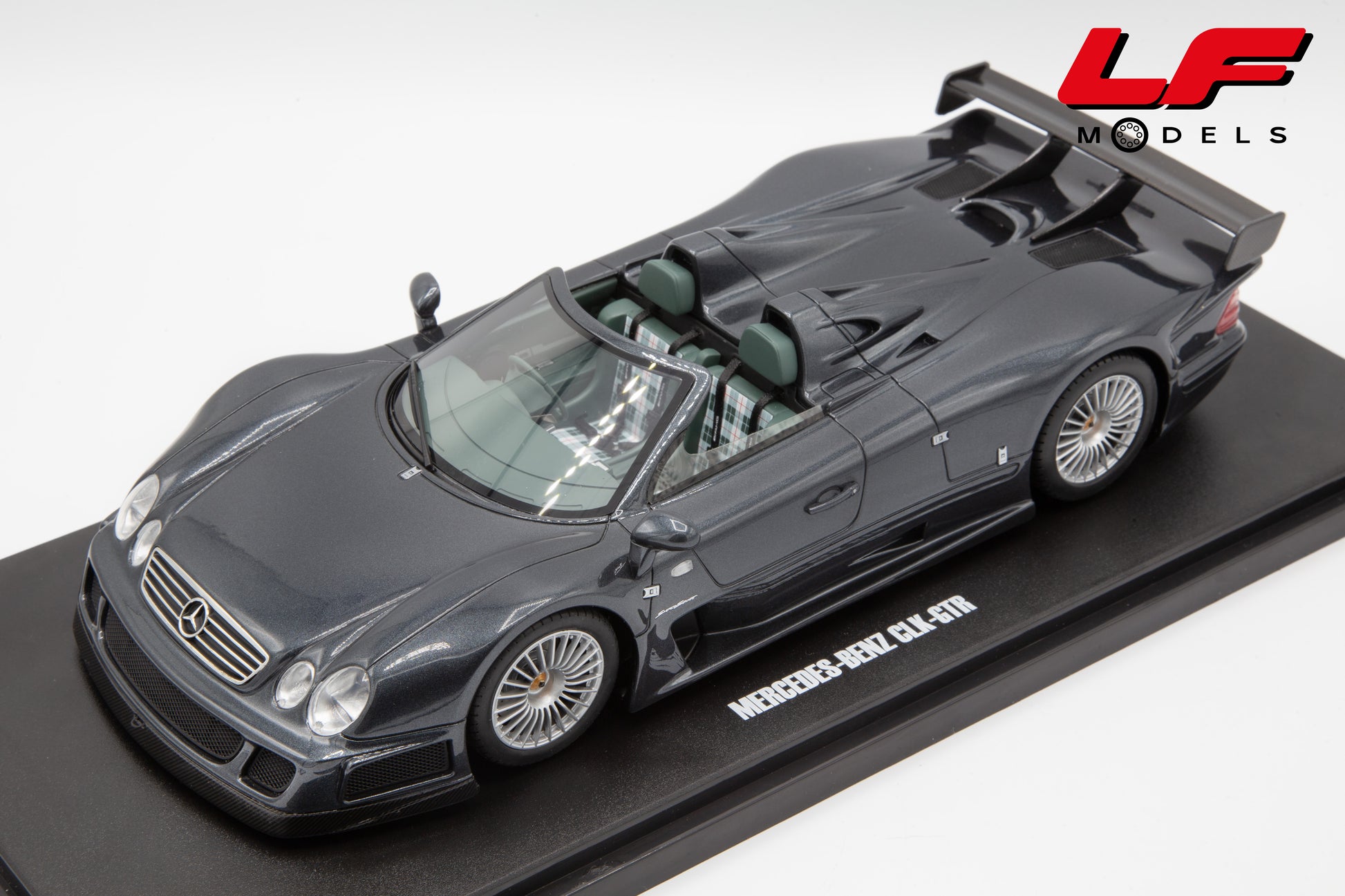 modellino mercedes clk gtr roadster gt spirit 1:18 frontale